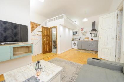 Pinkova Apartments - image 2
