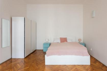 Welcoming Flat in Vinohrady by Prague Days - image 2