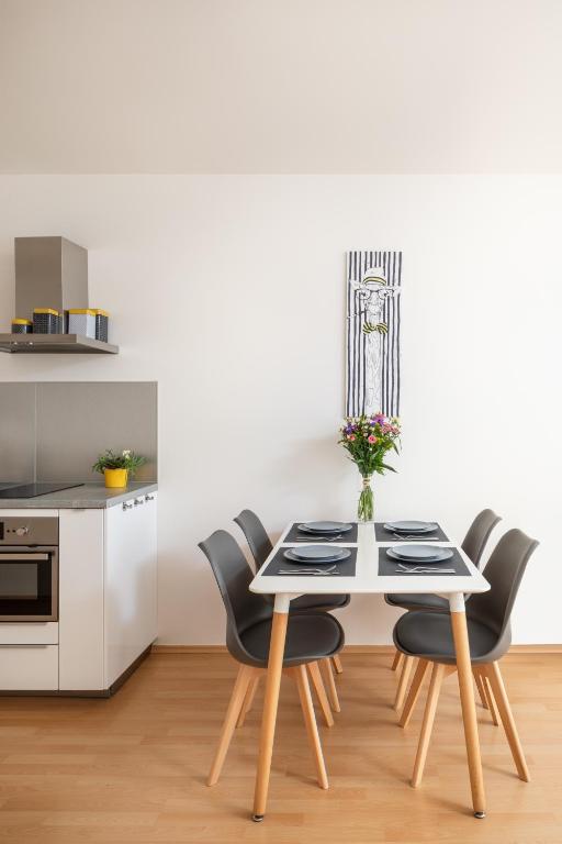 Sunny Apartment in Modřany by Prague Days - image 5